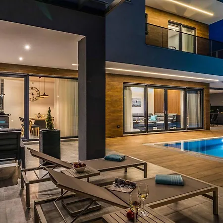 Villa Sapphire Seascape *