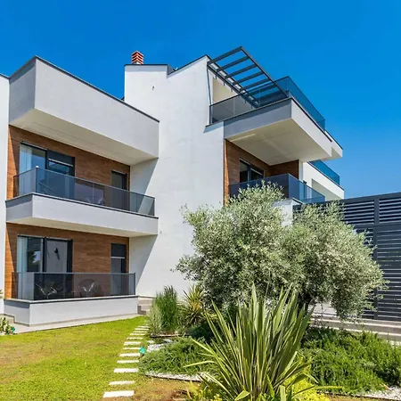 Villa Sapphire Seascape *